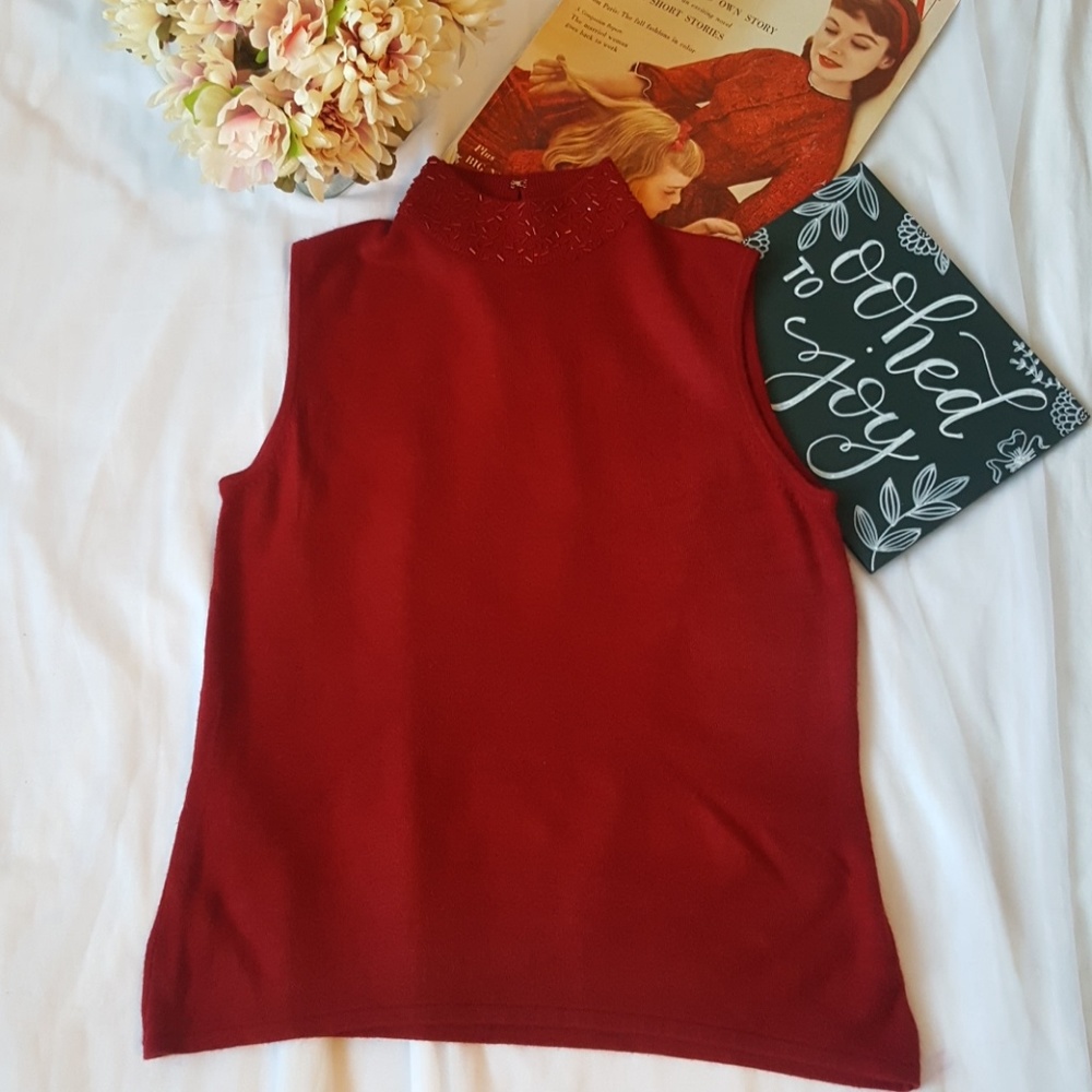 Designer Originals Red sleeveless top sz large